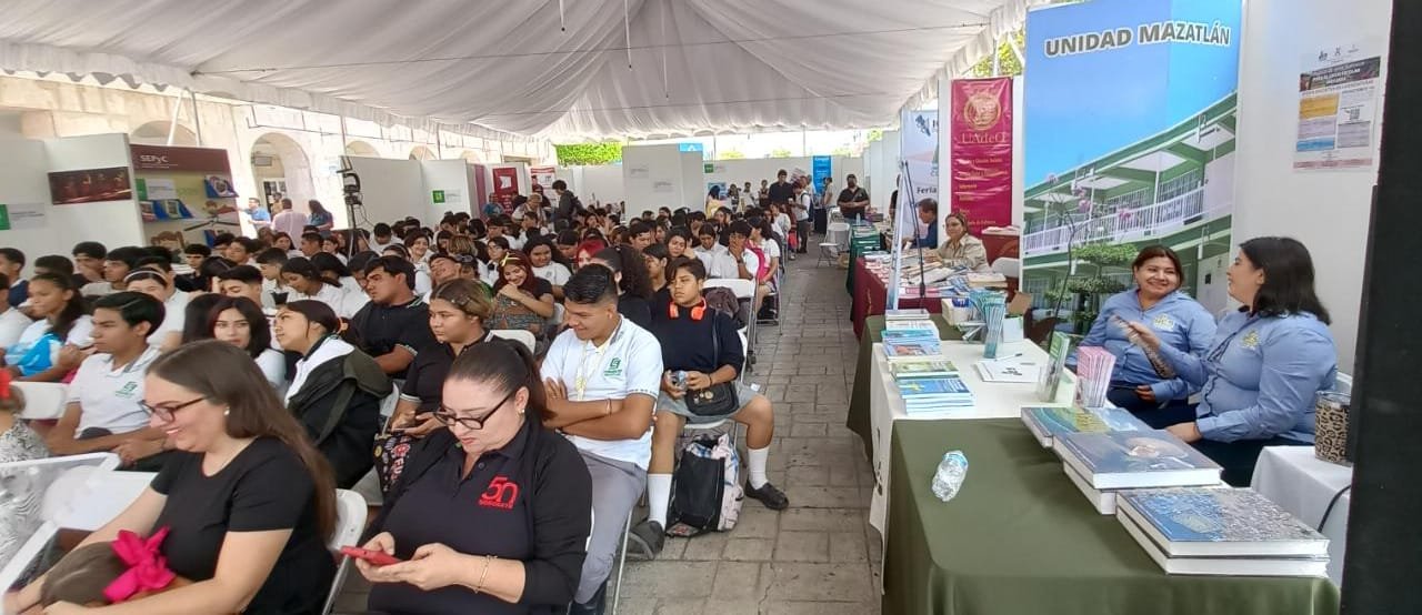 Cumple Expectativas La Feria Del Libro Cobaes Mazatl N Desde El